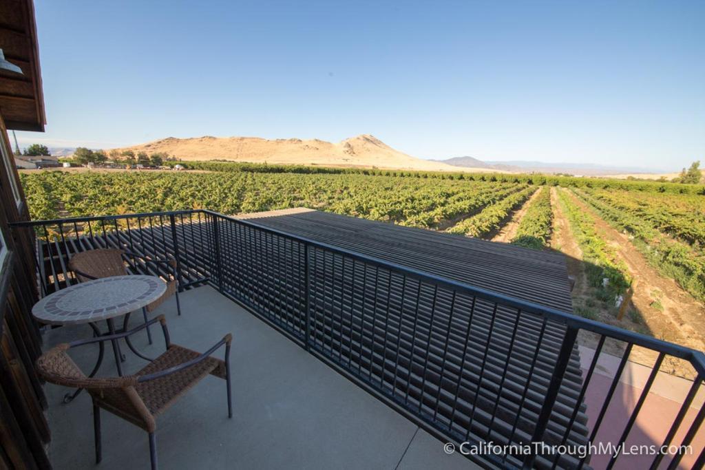 Bed and Breakfast Sequoia View Vineyard Sanger Экстерьер фото