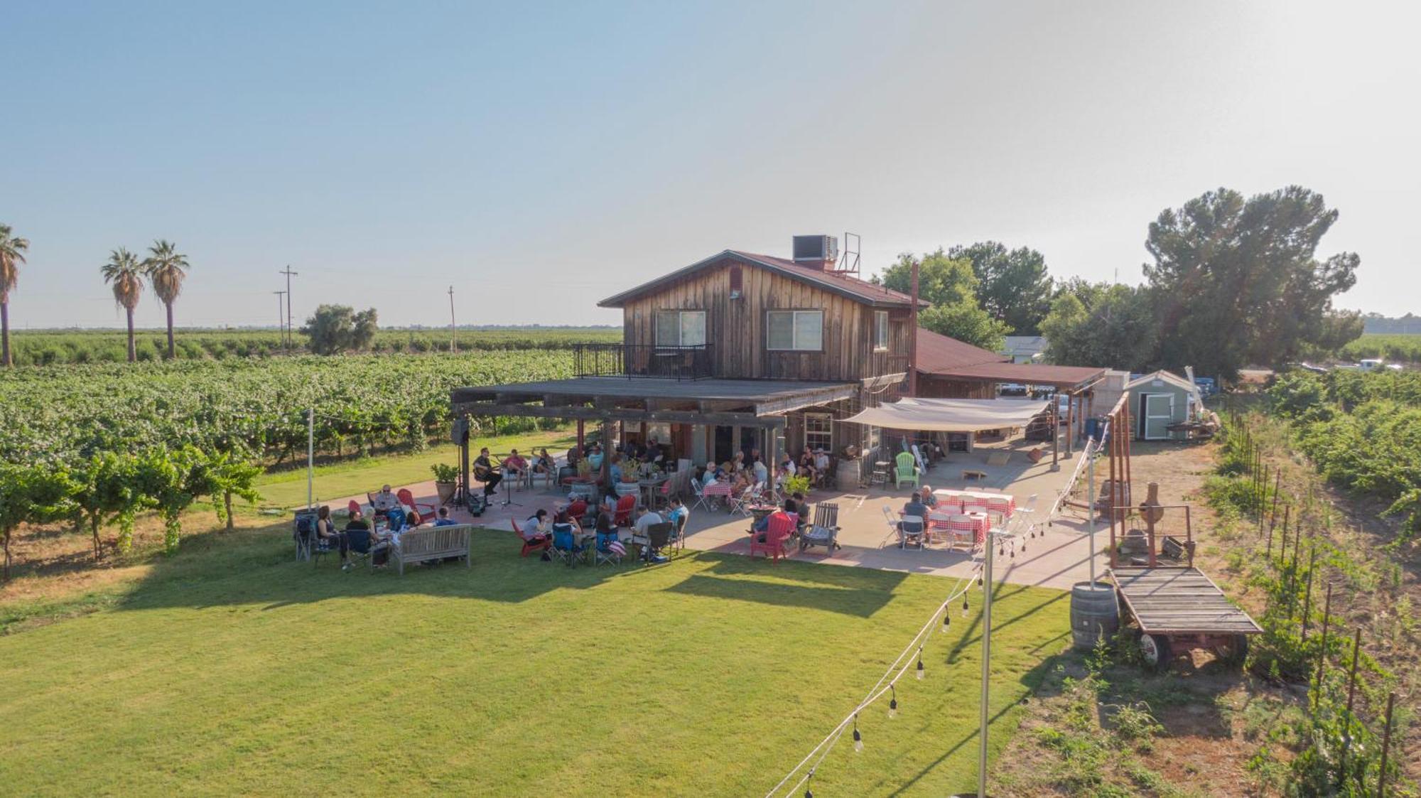 Bed and Breakfast Sequoia View Vineyard Sanger Экстерьер фото